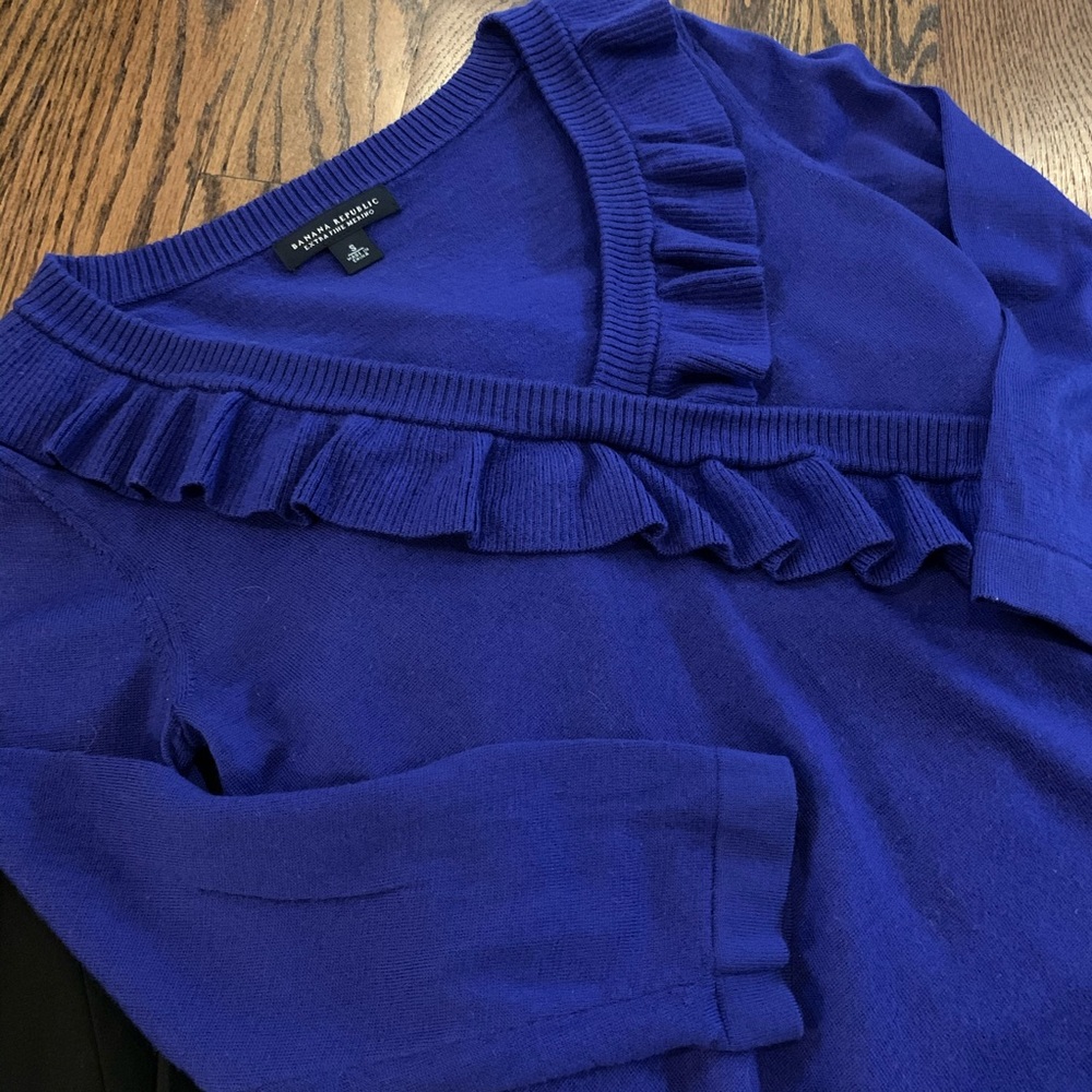 Banana Republic Ruffled Sweater - Picture 4 of 7